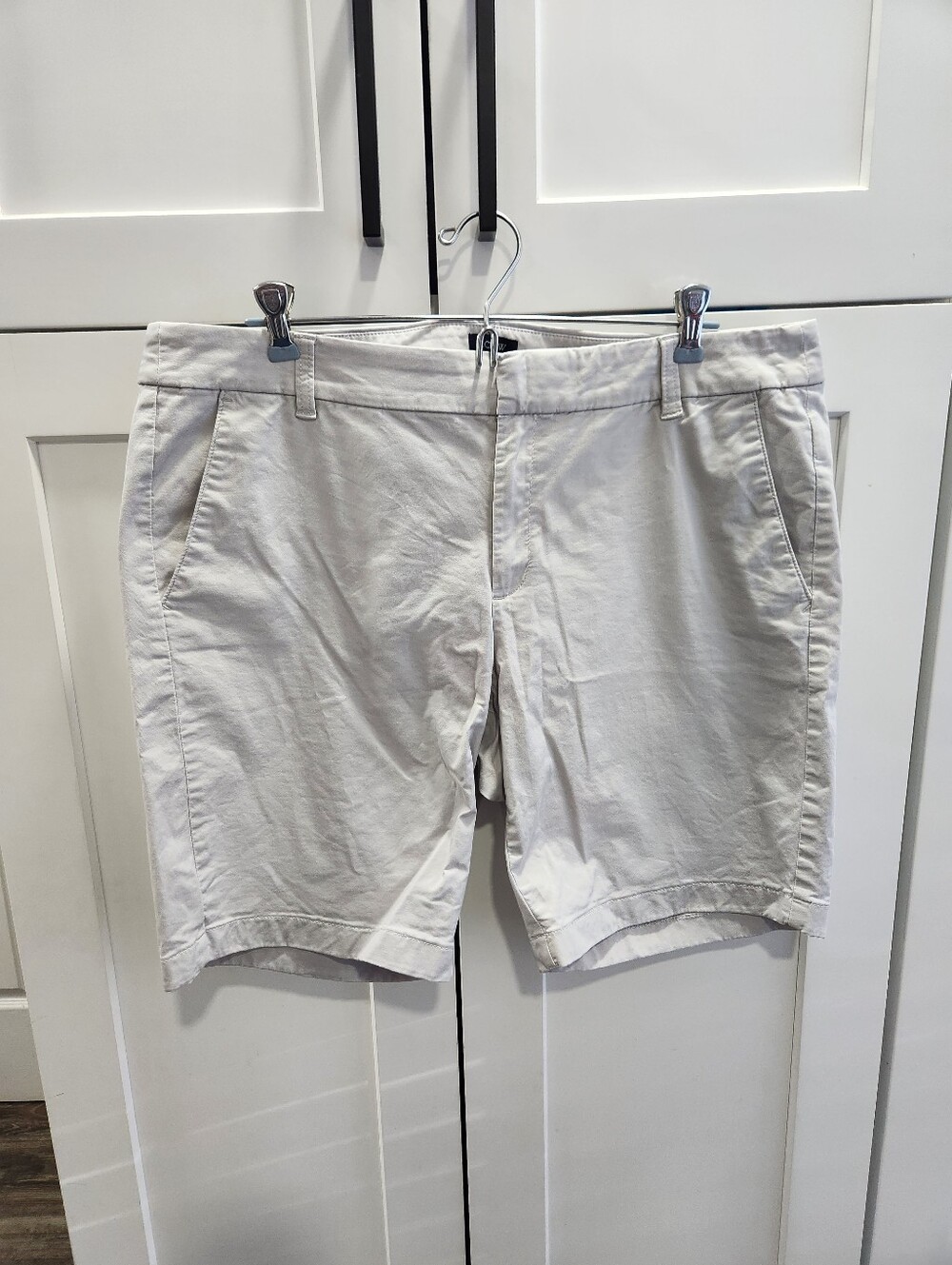 J Crew Factory Womens 9" Frankie Bermuda Chino Shorts Size 14 - Picture 4 of 9
